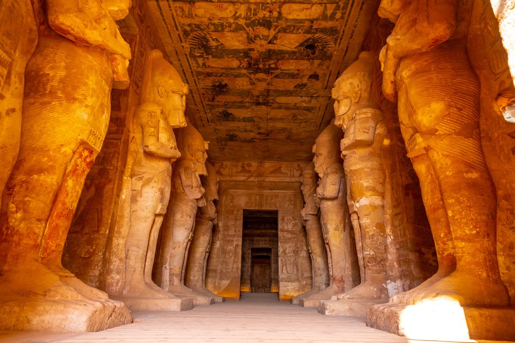 Pharaons au temple d’Abou Simbel - ©Unaihuiziphotography/Getty Images Plus